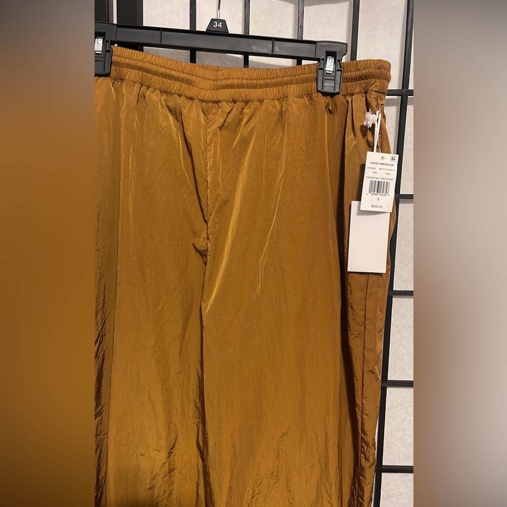 Good American | Nylon Joggers (Gold)
